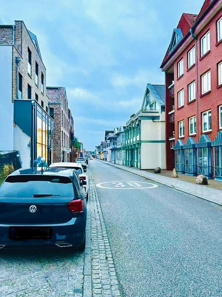 Apartment Sadebo Traveblick Mit Balkon - Parkplatz - 6 Gaste Lübeck