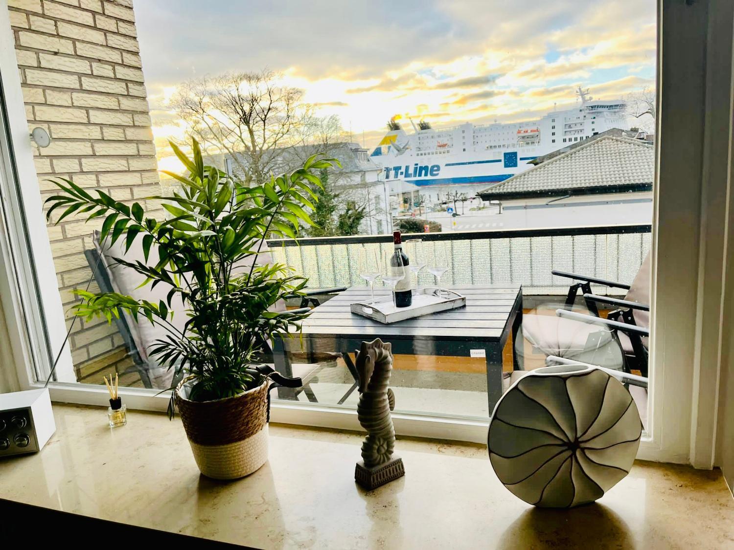 Apartment Sadebo Traveblick Mit Balkon - Parkplatz - 6 Gaste *